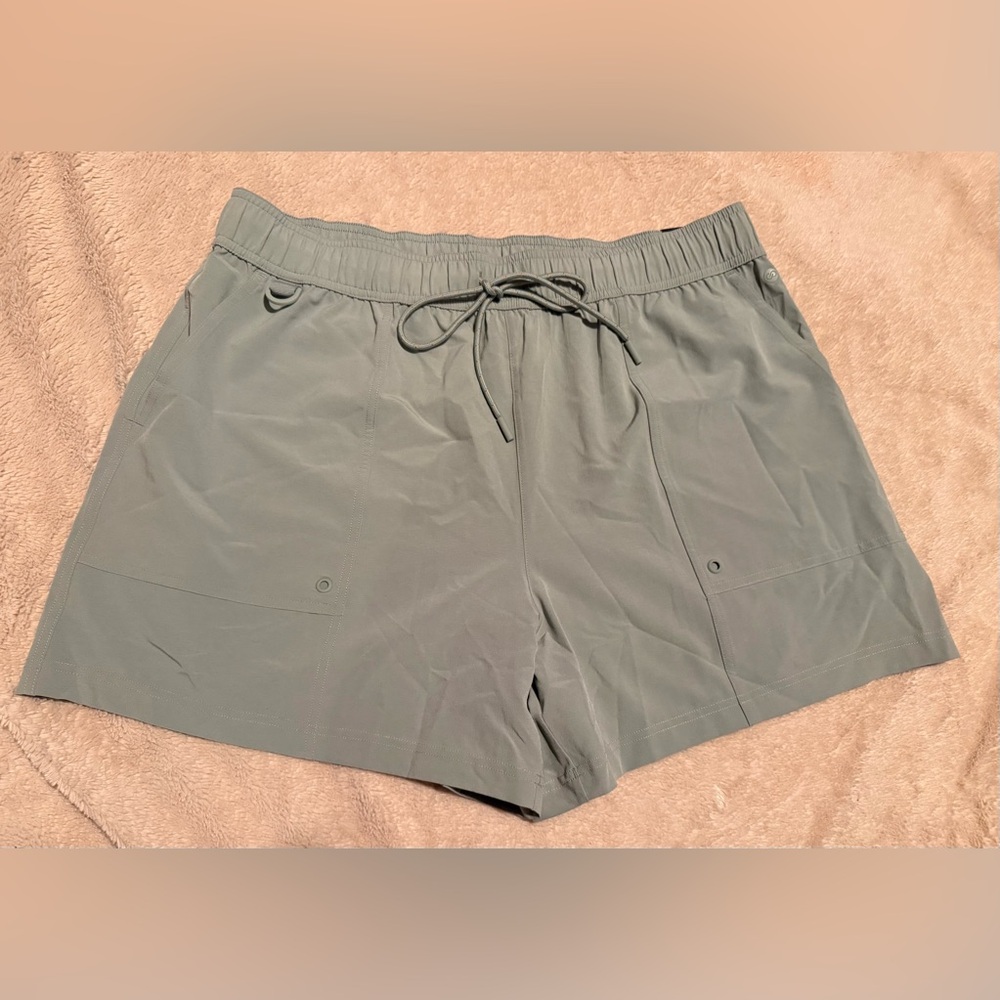 NWT Calia Hike Collection High-Rise Short - 5” inseam in Gray Bog - women’s XL